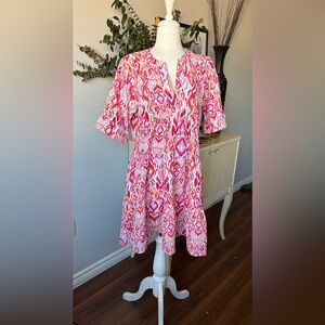 EsQualo Size: Medium (M) Pattern: Pink & Orange Vibrant Ikat / Abstract Print